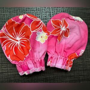 🌈 3/$15 Floral Pink Hawaiian Print Baby Mittens